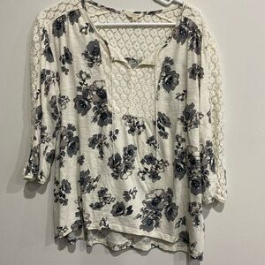Sonoma lace, crocheted detail top three-quarter sleeve floral